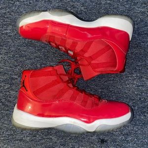 Air Jordan 11 retro shoes